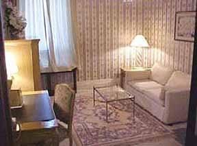 Clarion Inn & Suites Belleville Ngoại thất bức ảnh